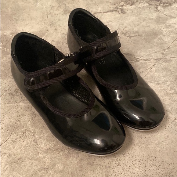 Size 11 black tap shoes Velcro closure - Picture 1 of 3